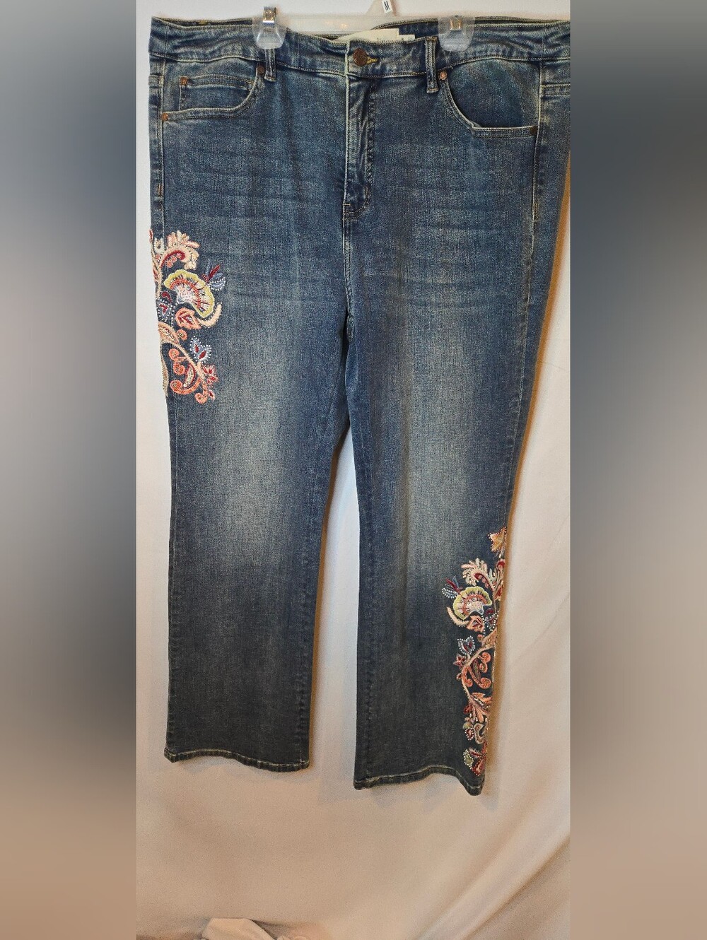 Soft Surroundings Women’s 18W Medium Blue Embroidered Floral Straight-Leg Jeans